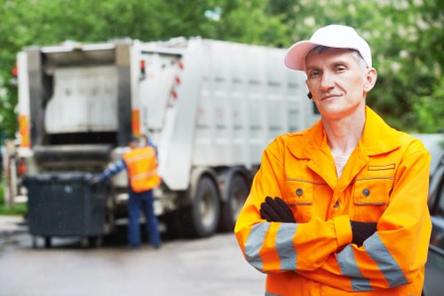 Clean streets of Hoxton with efficient waste removal services.