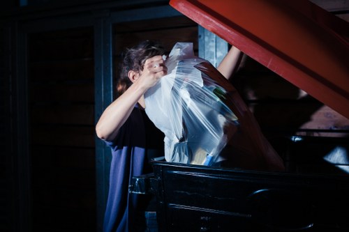 Choosing a waste removal service in Hoxton